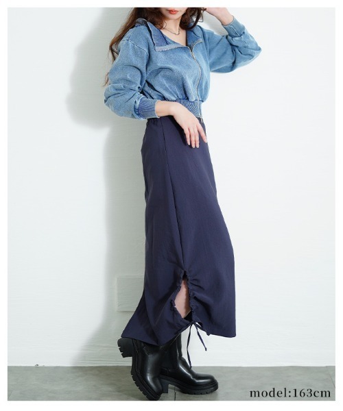 Sawa a la mode(サワアラモード)の「ヒトクセでこなれるジップアップショートスウェット(スウェット・レディース・ブラック/ブルー・FREE)」の9枚目の写真