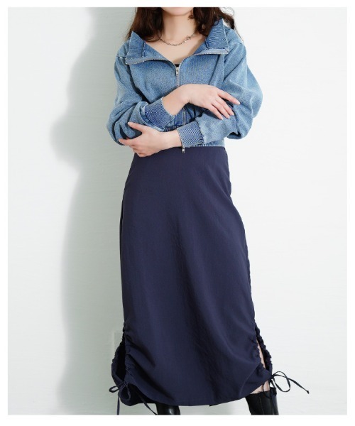 Sawa a la mode(サワアラモード)の「ヒトクセでこなれるジップアップショートスウェット(スウェット・レディース・ブラック/ブルー・FREE)」の11枚目の写真