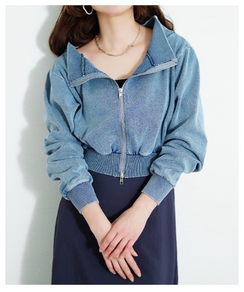 Sawa a la mode(サワアラモード)の「ヒトクセでこなれるジップアップショートスウェット(スウェット・レディース・ブラック/ブルー・FREE)」の12枚目の写真