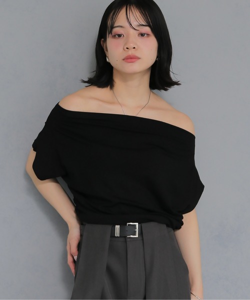cheriella(シェリエラ)の「【cheriella】サイドギャザーオフショルトップス SIDE GATHER OFF-SHOULDER TOPS(Tシャツ/カットソー・レディース・ブラック/グレー/オフホワイト/ブラウン・M)」の20枚目の写真