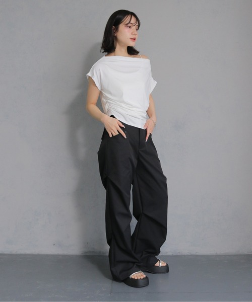 cheriella(シェリエラ)の「【cheriella】サイドギャザーオフショルトップス SIDE GATHER OFF-SHOULDER TOPS(Tシャツ/カットソー・レディース・ブラック/グレー/オフホワイト/ブラウン・M)」の15枚目の写真