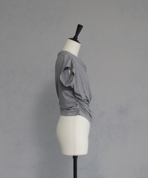 cheriella(シェリエラ)の「【cheriella】サイドギャザーオフショルトップス SIDE GATHER OFF-SHOULDER TOPS(Tシャツ/カットソー・レディース・ブラック/グレー/オフホワイト/ブラウン・M)」の6枚目の写真