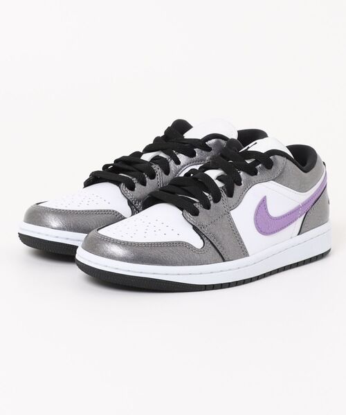 【NIKE】 ナイキ W AIR JORDAN 1 LOW SE WHT/GRAPEI 国内発送 セール】JORDAN BRAND W AIR JORDAN 1 LOW SE ウィメンズ エア