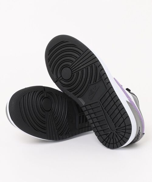 【NIKE】 ナイキ W AIR JORDAN 1 LOW SE WHT/GRAPEI 国内発送 セール】JORDAN BRAND W AIR JORDAN 1 LOW SE ウィメンズ エア