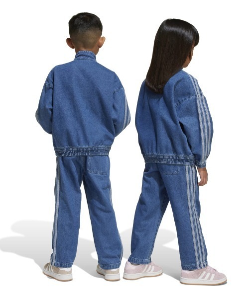 adidas(アディダス)の「adidas Originals DENIM SET(アディダス オリジナルス デニムセット)(セットアップ・キッズ・ネイビー系・100)」の10枚目の写真