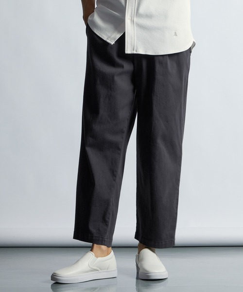 LANVIN en Bleu(ランバンオンブルー)の「超伸縮 麻混「ガムストレッチ」製品染め イージーバギーパンツ(その他パンツ・メンズ・キナリ/スミクロ/グレイッシュベージュ・46/48/50/52)」の6枚目の写真