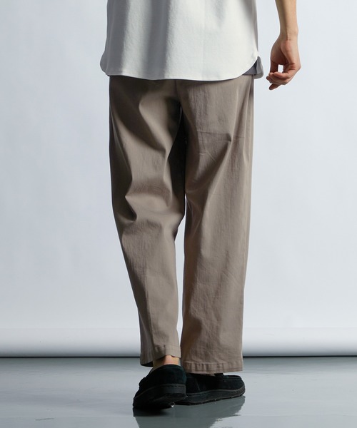 LANVIN en Bleu(ランバンオンブルー)の「超伸縮 麻混「ガムストレッチ」製品染め イージーバギーパンツ(その他パンツ・メンズ・キナリ/スミクロ/グレイッシュベージュ・46/48/50/52)」の11枚目の写真