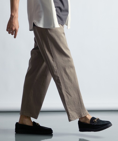 LANVIN en Bleu(ランバンオンブルー)の「超伸縮 麻混「ガムストレッチ」製品染め イージーバギーパンツ(その他パンツ・メンズ・キナリ/スミクロ/グレイッシュベージュ・46/48/50/52)」の8枚目の写真