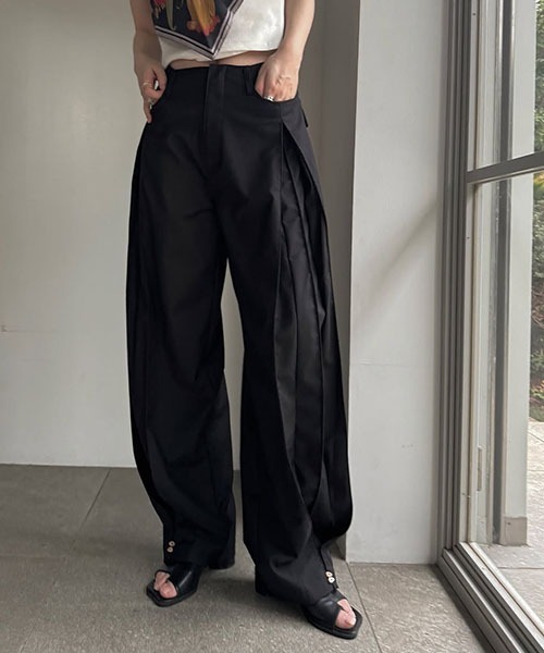 WILLFULLY（ウィルフリー）の「deep tuck design thick PT（その他パンツ・レディース・タン/モカ/ブラック・S/M）」の2枚目の写真