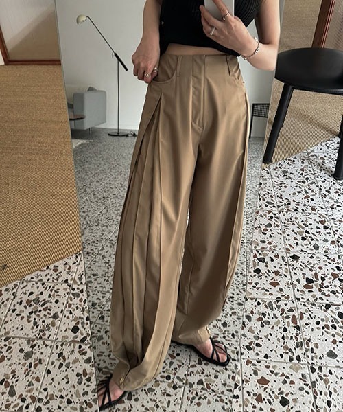 WILLFULLY（ウィルフリー）の「deep tuck design thick PT（その他パンツ・レディース・タン/モカ/ブラック・S/M）」の3枚目の写真