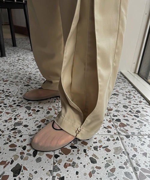 WILLFULLY（ウィルフリー）の「deep tuck design thick PT（その他パンツ・レディース・タン/モカ/ブラック・S/M）」の4枚目の写真