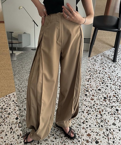 WILLFULLY（ウィルフリー）の「deep tuck design thick PT（その他パンツ・レディース・タン/モカ/ブラック・S/M）」の6枚目の写真