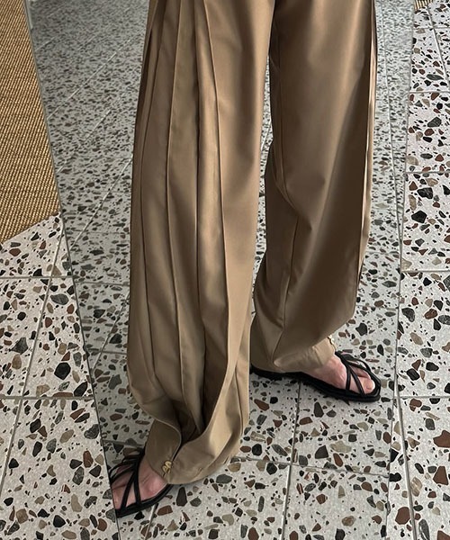 WILLFULLY（ウィルフリー）の「deep tuck design thick PT（その他パンツ・レディース・タン/モカ/ブラック・S/M）」の10枚目の写真