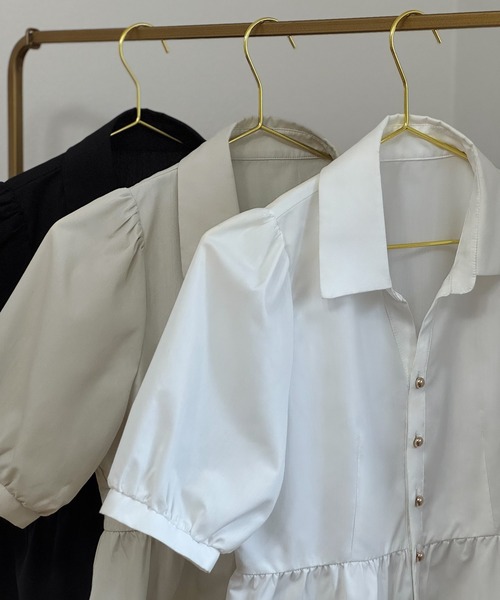 junoah（ジュノア）の「パフスリーブペプラムブラウス（シャツ/ブラウス・レディース・ホワイト/ブラック/ライトグレー・LARGE/MEDIUM/SMALL）」の16枚目の写真