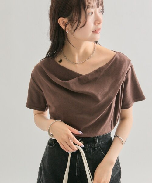 mystic(ミスティック)の「【全骨格対応◎/6色展開】オフショルTシャツ(Tシャツ/カットソー・レディース・オフホワイト/グレー/ベージュ/ブラック/ピンク/グリーン/ブラウン・2/FREE)」の2枚目の写真