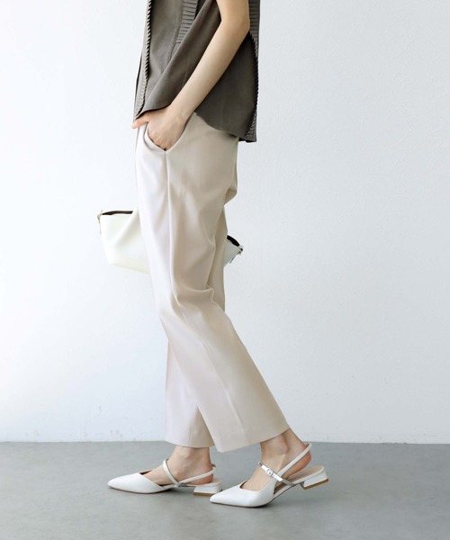 Jines(ジネス)の「SUMMER素材スッキリテーパードパンツ(その他パンツ・レディース・ベージュ/ネイビー/グレー・38)」の20枚目の写真
