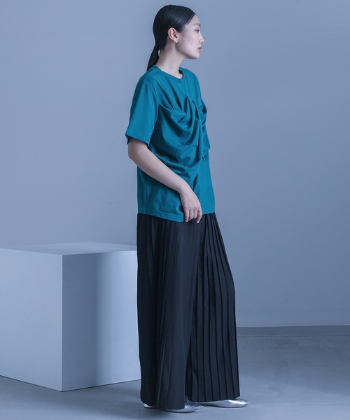 kOhAKU（コハク）の「【機能素材】『フロントドレープカットソー』（Tシャツ/カットソー・レディース・ブラック/ブルー・1/2）」の6枚目の写真