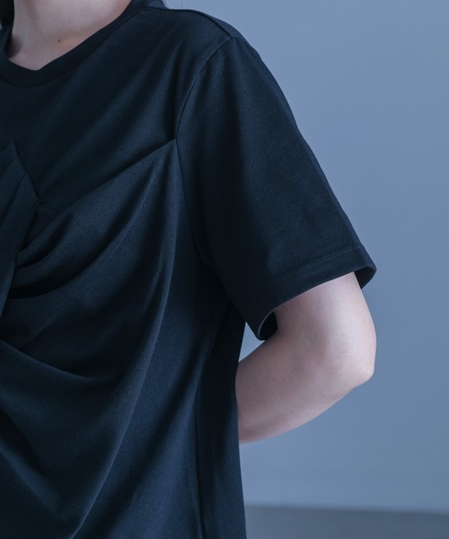 kOhAKU（コハク）の「【機能素材】『フロントドレープカットソー』（Tシャツ/カットソー・レディース・ブラック/ブルー・1/2）」の17枚目の写真