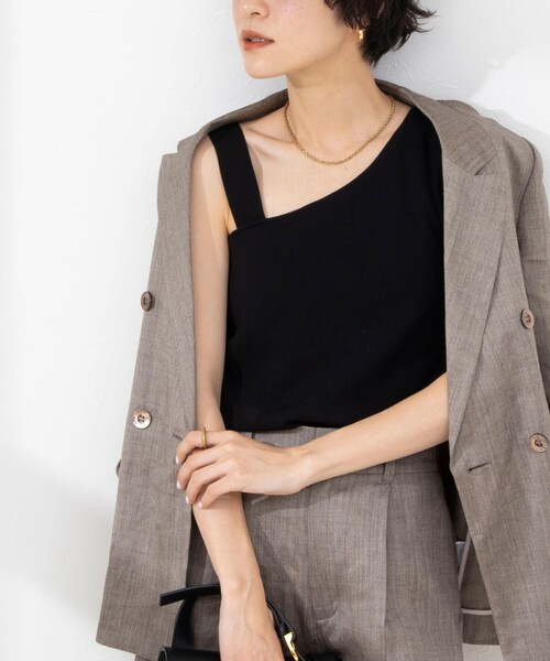 NOLLEY’S（ノーリーズ）の「◇【WEB限定】アシンメトリーカップ付きタンクトップ（タンクトップ・レディース・ブラック/オフホワイト/キャメル・38）」の2枚目の写真