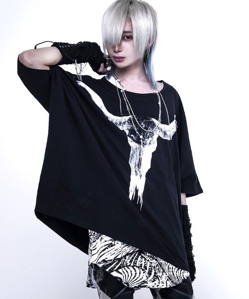 NOVESSEL(ノベセル)の「『NOVESSEL/ノベセル』シープポンチョTEE&総柄タンク2Pセット(Tシャツ/カットソー・メンズ・ブラック/ホワイト・FREE)」の2枚目の写真