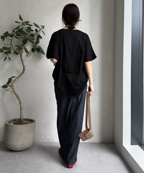 DouDou(ドゥドゥ)の「【WEB限定】ボートネック切替プルオーバー(Tシャツ/カットソー・レディース・オフホワイト/ブルー/ブラック/カーキ・FREE)」の20枚目の写真