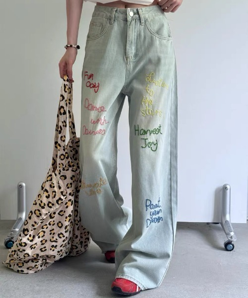 AsRiRe（アスリレイ）の「パール刺繍ワイドジーンズ（デニムパンツ・レディース・サックスブルー・S/M/L）」の2枚目の写真