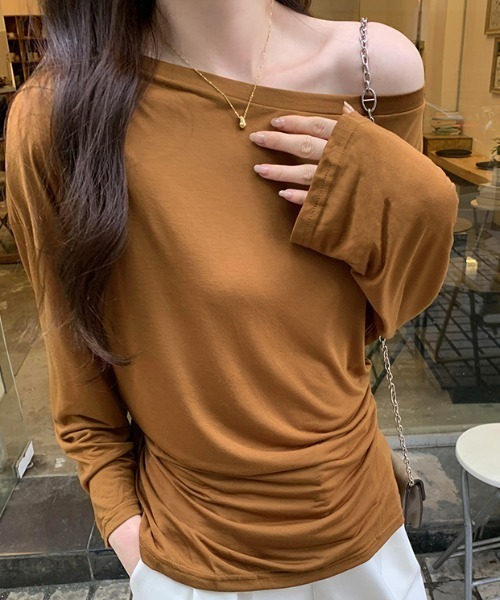 Per sist ence(パーシエンス)の「ウエストリボンオフショルトップス(Tシャツ/カットソー・レディース・アイボリー/ブラック/グレー/ネイビー/ブラウン・MEDIUM/LARGE)」の4枚目の写真