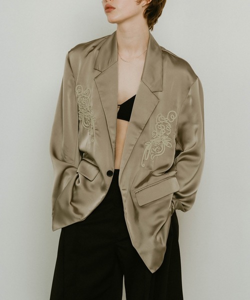 Knuth Marf（クヌースマーフ）の「【Knuth Marf】embroidered satin jacket サテンジャケット（テーラードジャケット・レディース・モスグリーン/ブラック/アイボリー・FREE）」の3枚目の写真