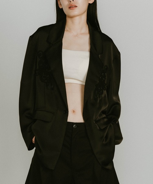Knuth Marf（クヌースマーフ）の「【Knuth Marf】embroidered satin jacket サテンジャケット（テーラードジャケット・レディース・モスグリーン/ブラック/アイボリー・FREE）」の2枚目の写真