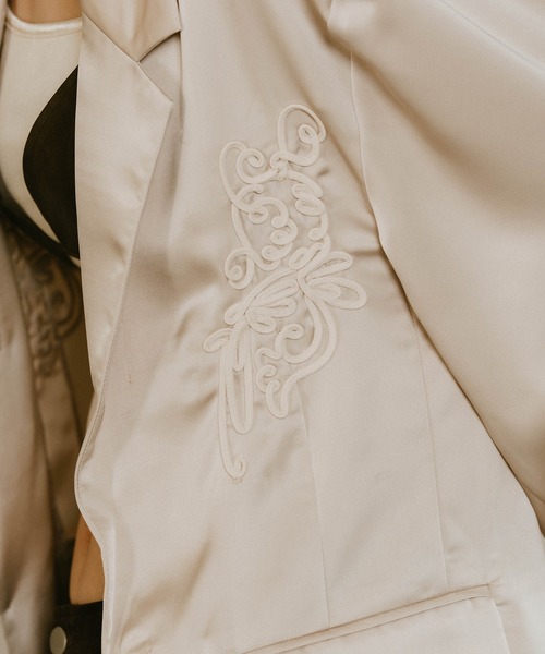 Knuth Marf（クヌースマーフ）の「【Knuth Marf】embroidered satin jacket サテンジャケット（テーラードジャケット・レディース・モスグリーン/ブラック/アイボリー・FREE）」の5枚目の写真