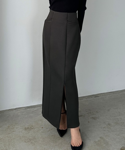 Louere(ルエレ)の「ポケットデザインファスナースリットIラインポンチスカート(スカート・レディース・ブラック/ブラウン/チャコール・X-LARGE/LARGE/MEDIUM/SMALL)」の2枚目の写真