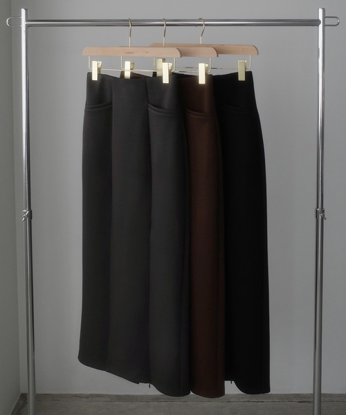 Louere(ルエレ)の「ポケットデザインファスナースリットIラインポンチスカート(スカート・レディース・ブラック/ブラウン/チャコール・X-LARGE/LARGE/MEDIUM/SMALL)」の7枚目の写真