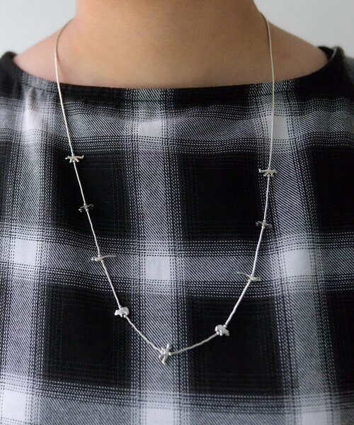 ear PAPILLONNER(イアパピヨネ)の「《スターリングシルバー使用》フェティッシュミディアムネックレス(ネックレス・レディース・シルバー系その他4・FREE)」の4枚目の写真