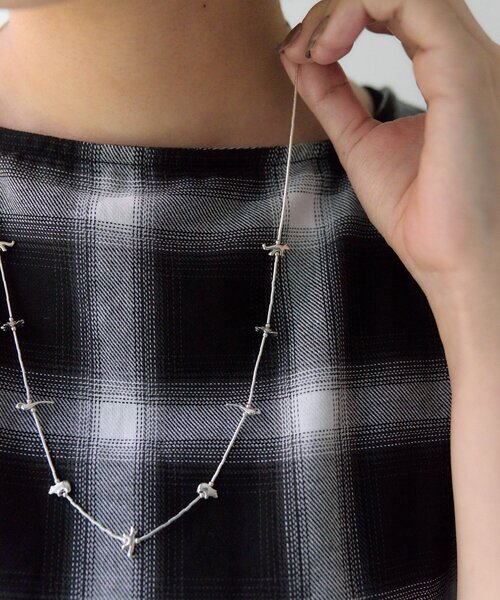 ear PAPILLONNER(イアパピヨネ)の「《スターリングシルバー使用》フェティッシュミディアムネックレス(ネックレス・レディース・シルバー系その他4・FREE)」の3枚目の写真