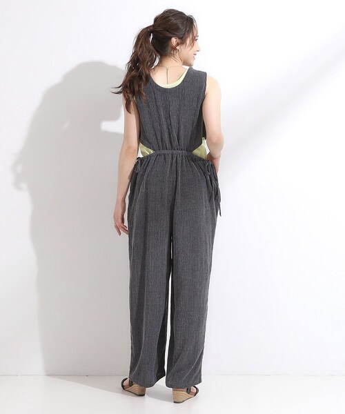 Cutie Blonde（キューティーブロンド）の「【S-LL/前後2WAY】ノースリーブオールインワン（サロペット/オーバーオール・レディース・ブラック/ダークブラウン・01/02/03/04）」の8枚目の写真