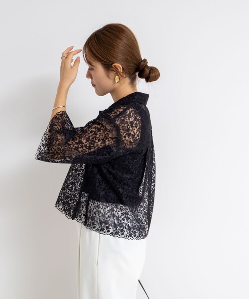 NOLLEY’S(ノーリーズ)の「Brocheレースショートシャツ(シャツ/ブラウス・レディース・オフホワイト/ブラック・38)」の8枚目の写真