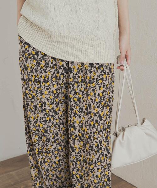 新品タグ付き かぐれ スモールフラワープリントイージーパンツ