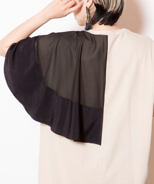 OSMOSIS(オズモーシス)の「アシンメトリーケープワンピース(ワンピース・レディース・ベージュ系その他/ブラック×カーキ/ブラック系その他・ONE SIZE)」の4枚目の写真