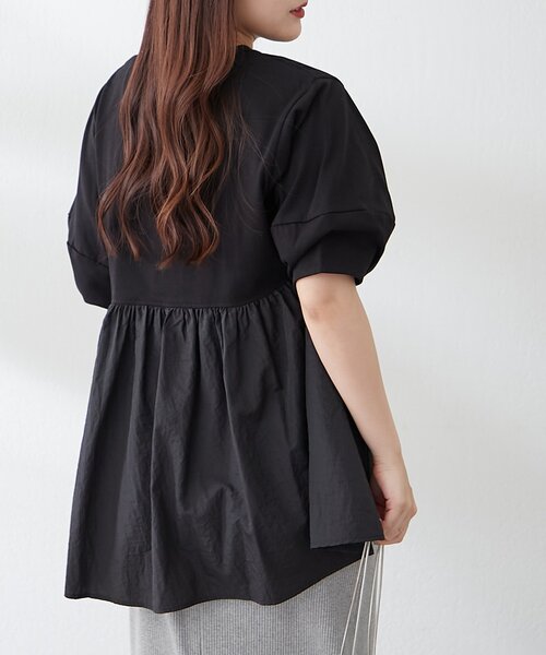 continuer de NICE CLAUP(コンティニューデナイスクラップ)の「大人ランタン袖ドッキングT(Tシャツ/カットソー・レディース・ブラック/オフホワイト/ブラウン・FREE)」の10枚目の写真