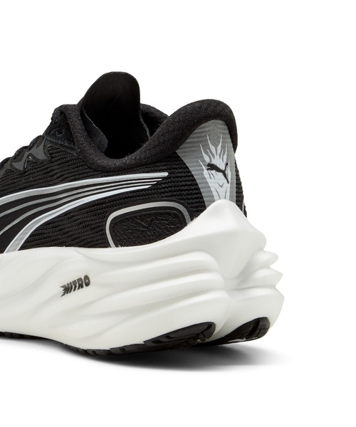 PUMA(プーマ)の「PUMA プーマ ウィメンズ ヴェロシティ ニトロ 4 ランニングシューズ(スニーカー・レディース・ブラック×ホワイト/グリーン系その他/ホワイト×グリーン・25.5cm/24.5cm/24.0cm/23.0cm/23.5cm/22.5cm/22.0cm/26.0cm/25.0cm)」の8枚目の写真