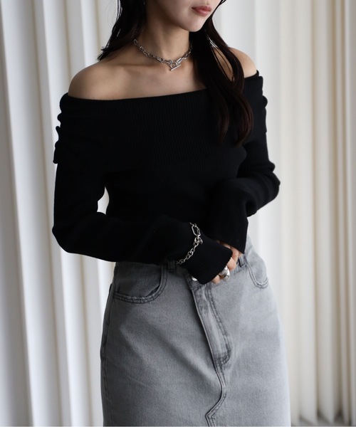 YENNA（イェンナ）の「オフショルダーギャザーニット（ニット/セーター・レディース・ブラック×ホワイト/アイボリー/ブラック・FREE）」の14枚目の写真