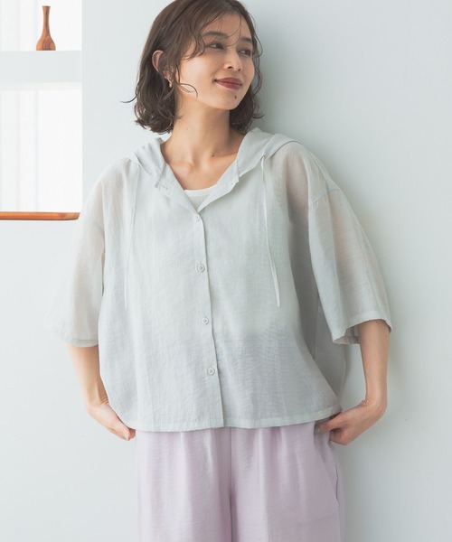 studio CLIP(スタディオクリップ)の「シアーフードシャツ(シャツ/ブラウス・レディース・ライトグレー/ブラック/アイボリー・FREE)」の2枚目の写真