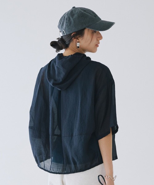 studio CLIP(スタディオクリップ)の「シアーフードシャツ(シャツ/ブラウス・レディース・ライトグレー/ブラック/アイボリー・FREE)」の10枚目の写真