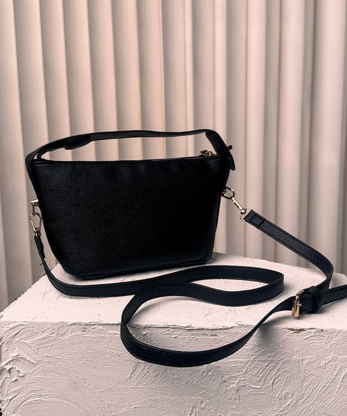 folka(フォルカ)の「7B44 2WAY リラインミニショルダーバッグ PUレザー(ハンドバッグ・レディース・ホワイト/ブラック・ONESIZE)」の9枚目の写真