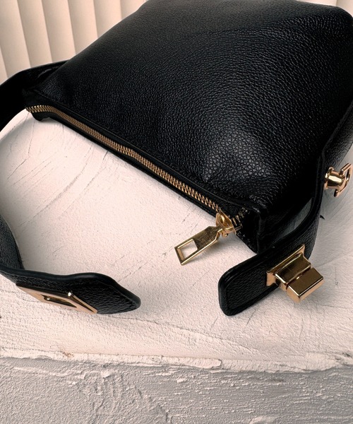 folka(フォルカ)の「7B44 2WAY リラインミニショルダーバッグ PUレザー(ハンドバッグ・レディース・ホワイト/ブラック・ONESIZE)」の15枚目の写真