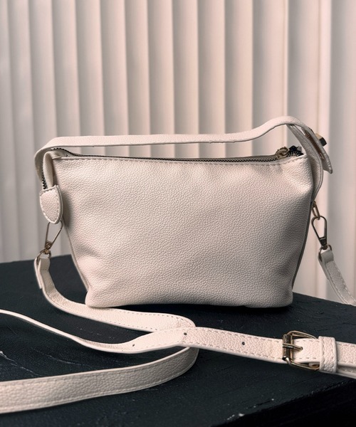 folka(フォルカ)の「7B44 2WAY リラインミニショルダーバッグ PUレザー(ハンドバッグ・レディース・ホワイト/ブラック・ONESIZE)」の7枚目の写真