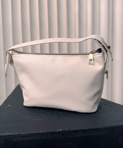 folka(フォルカ)の「7B44 2WAY リラインミニショルダーバッグ PUレザー(ハンドバッグ・レディース・ホワイト/ブラック・ONESIZE)」の8枚目の写真