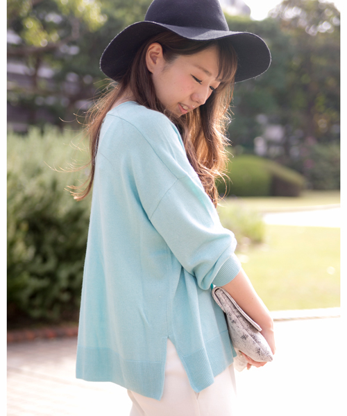 DouDou（ドゥドゥ）の「【DouDou】Vネックゆるニットプルオーバー（ニット/セーター・レディース・ライトブルー/イエロー/グレー/ホワイト・FREE）」の3枚目の写真