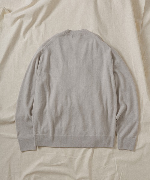 WILD LIFE TAILOR Adam et Rope'（ワイルドテーラーアダムエロペ　）の「【WILD LIFE TAILOR】CASHMERE MIX V NECK PO（ニット/セーター・メンズ・グレー/ダークグリーン・L/M）」の3枚目の写真