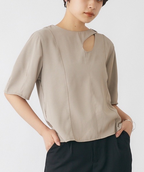 mebole(メボレ)の「カットアウトパフトップス(Tシャツ/カットソー・レディース・ネイビー/グレー・FREE)」の3枚目の写真